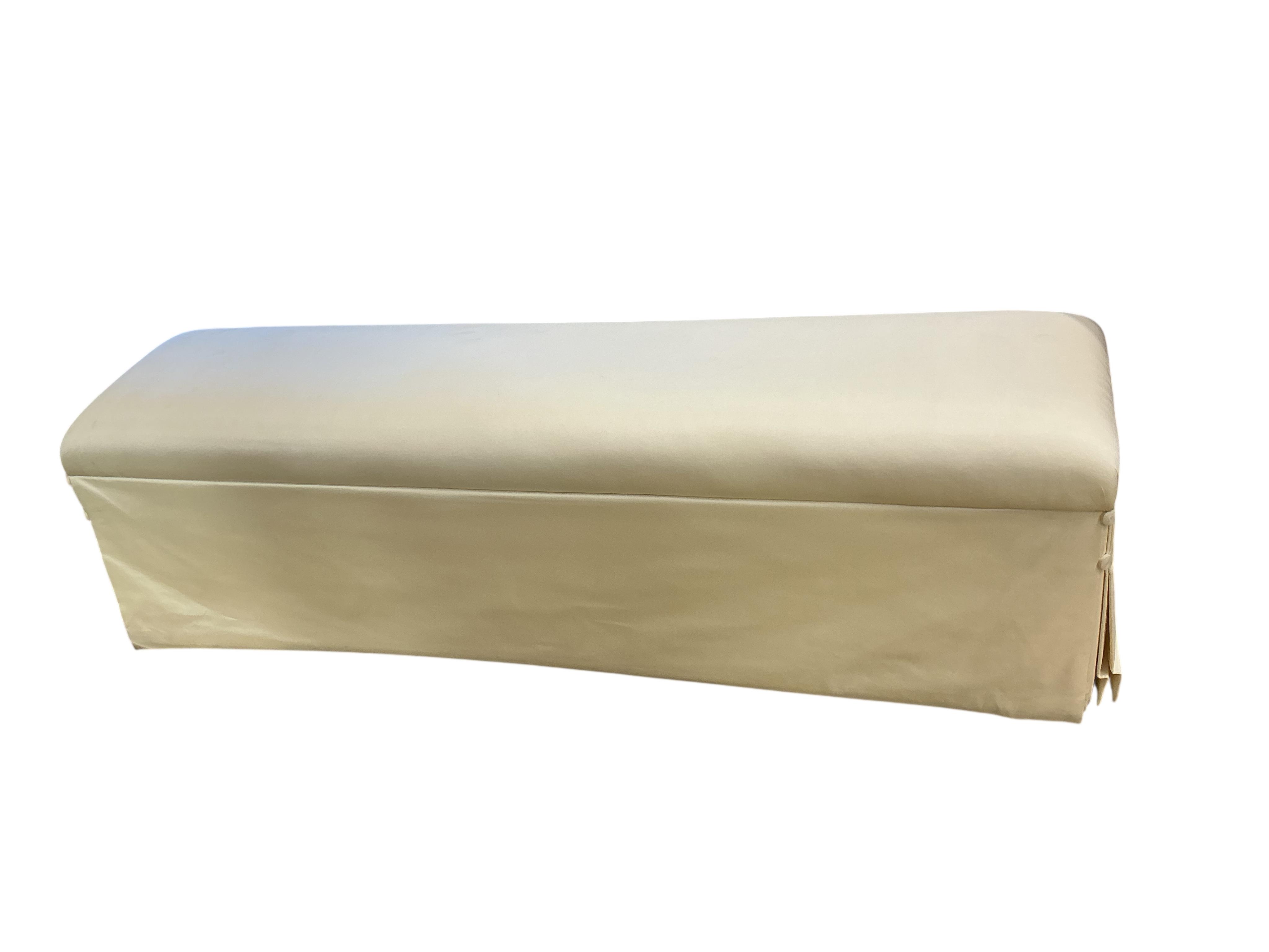 A contemporary J. Robert Scott Coquille bench ottoman seat, width 170cm, depth 39cm, height 48cm